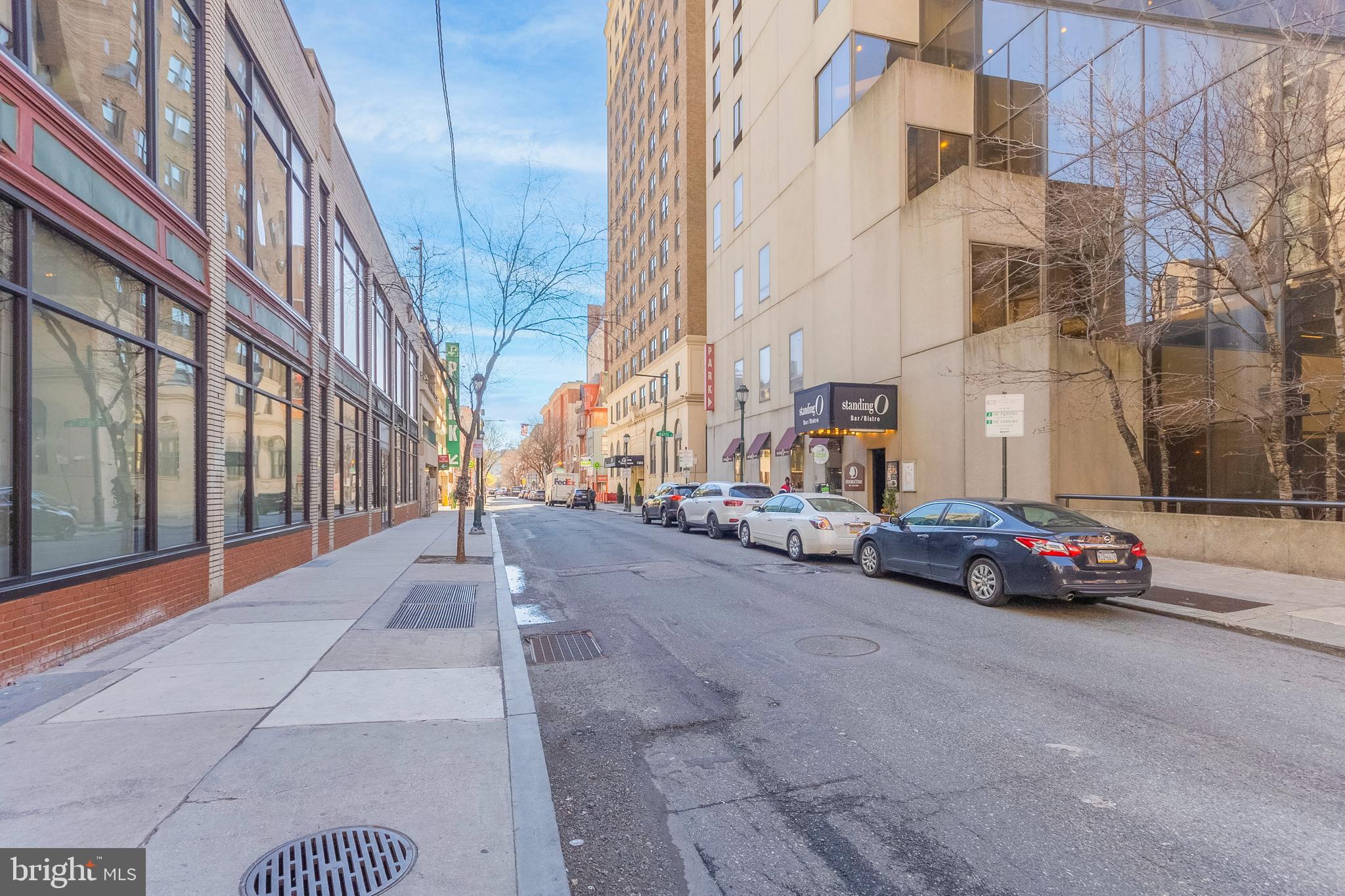 1324 Locust Street, Unit 1517 Philadelphia, PA 19107 - Photo 5 of 25 Gallery Image 5