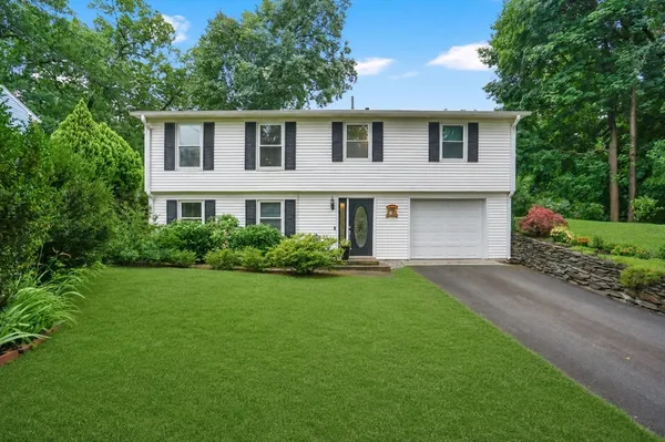 $425,000 | 157 Meadow Road, Longmeadow, MA 01106