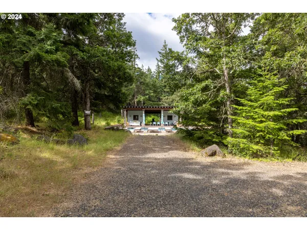 $595,000 | 2058 State Road, Mosier, OR 97040