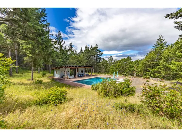 $595,000 | 2058 State Road, Mosier, OR 97040