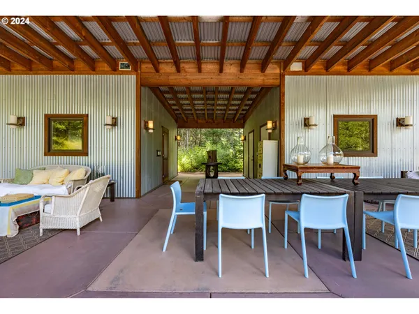 $595,000 | 2058 State Road, Mosier, OR 97040