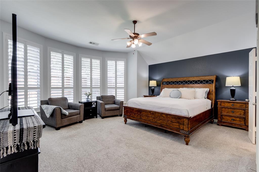 1237 Burnett Road Lantana, TX 76226 - Photo 5 of 31 Gallery Image 5