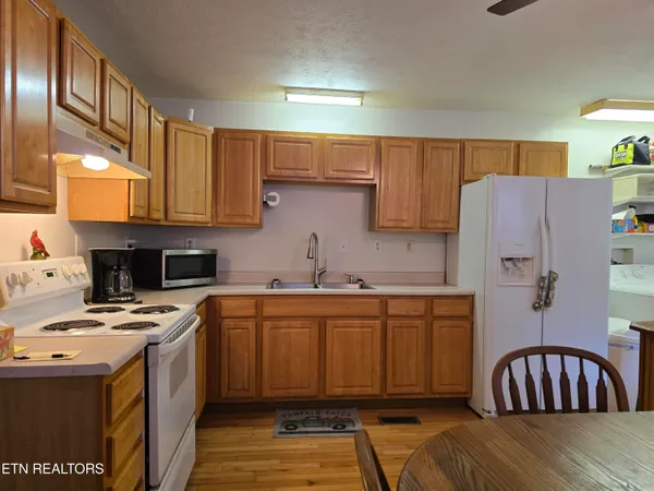 $459,900 | 332 Sleepy Hollow, Sneedville, TN 37869