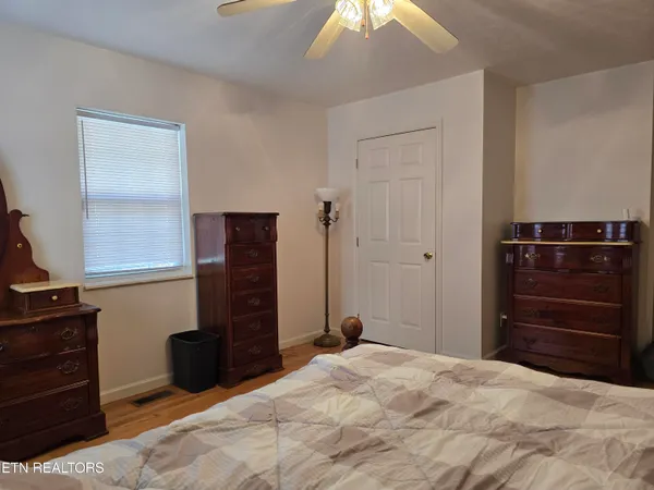 $459,900 | 332 Sleepy Hollow, Sneedville, TN 37869