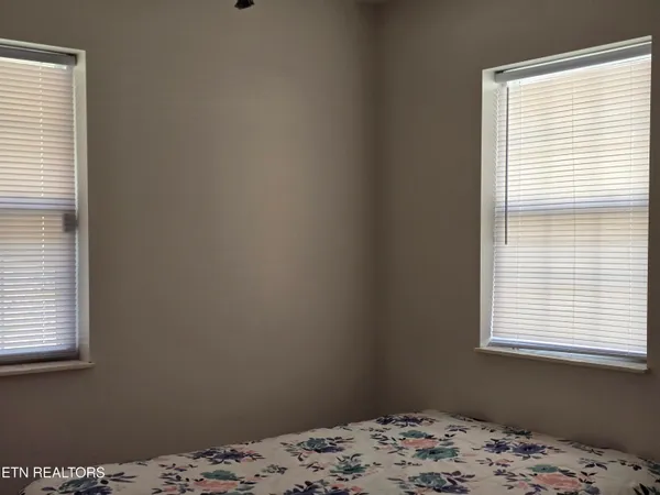 $459,900 | 332 Sleepy Hollow, Sneedville, TN 37869