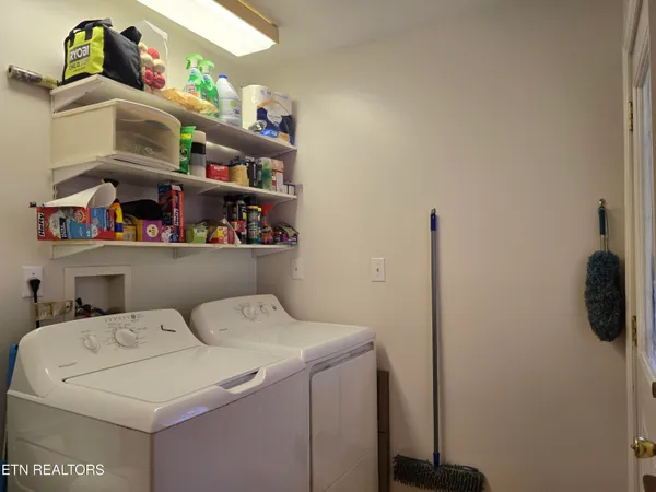 $459,900 | 332 Sleepy Hollow, Sneedville, TN 37869