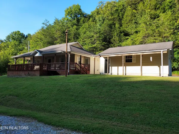 $459,900 | 332 Sleepy Hollow, Sneedville, TN 37869
