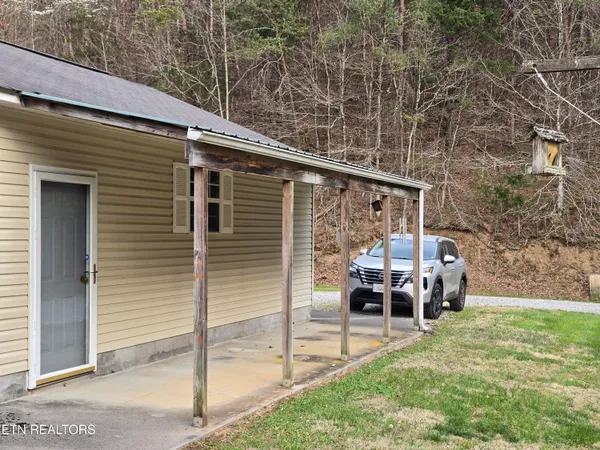 $459,900 | 332 Sleepy Hollow, Sneedville, TN 37869