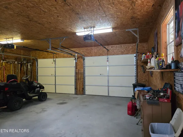 $459,900 | 332 Sleepy Hollow, Sneedville, TN 37869