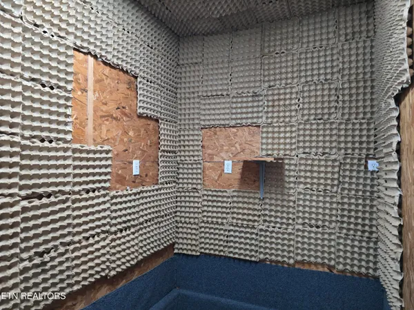 $459,900 | 332 Sleepy Hollow, Sneedville, TN 37869