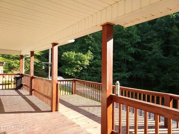 $459,900 | 332 Sleepy Hollow, Sneedville, TN 37869