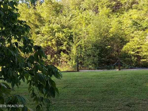 $459,900 | 332 Sleepy Hollow, Sneedville, TN 37869