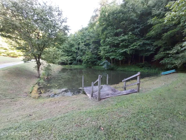 $459,900 | 332 Sleepy Hollow, Sneedville, TN 37869