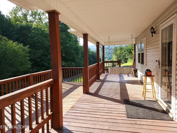 $459,900 | 332 Sleepy Hollow, Sneedville, TN 37869