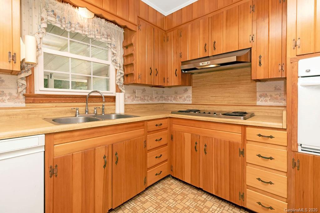787 Gallimore Road Brevard, NC 28712 - Photo 7 of 31 Gallery Image 7