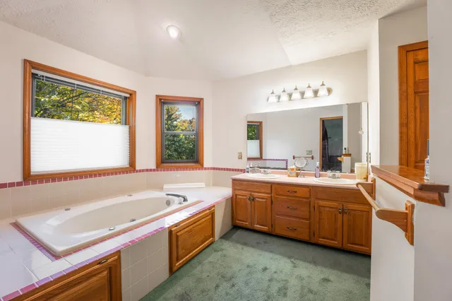 $875,000 | 10029 Wildwood Court, Richland, MI 49083