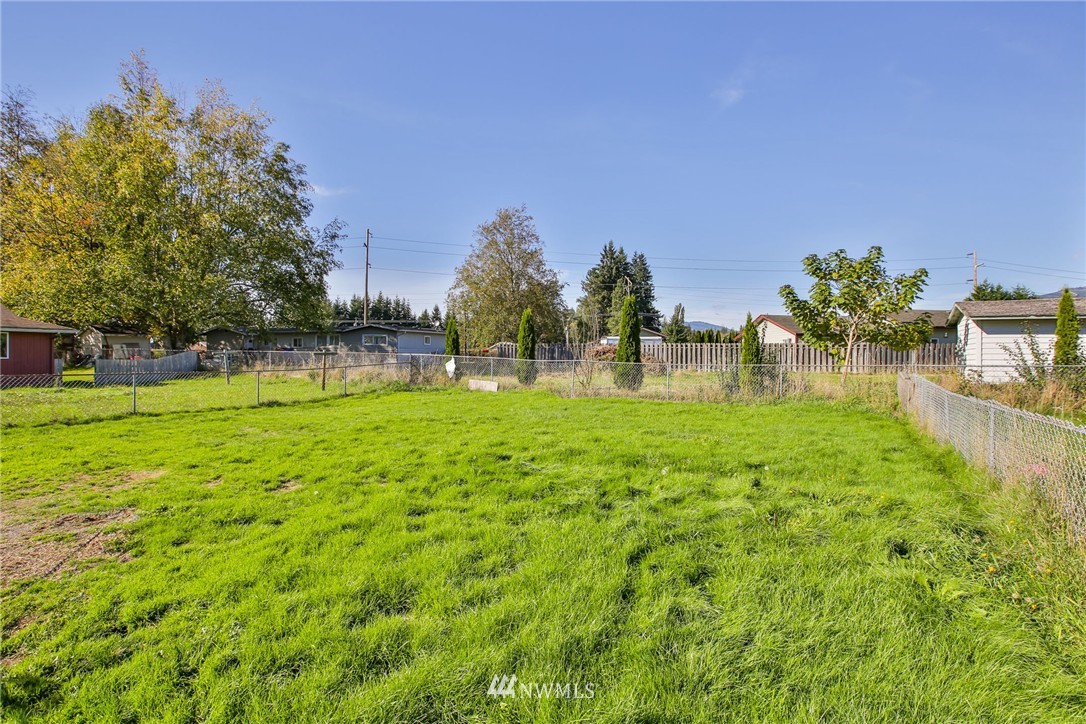 24387 Richards Road, Unit A Sedro-Woolley, WA 98284 - Photo 8 of 9 Gallery Image 8