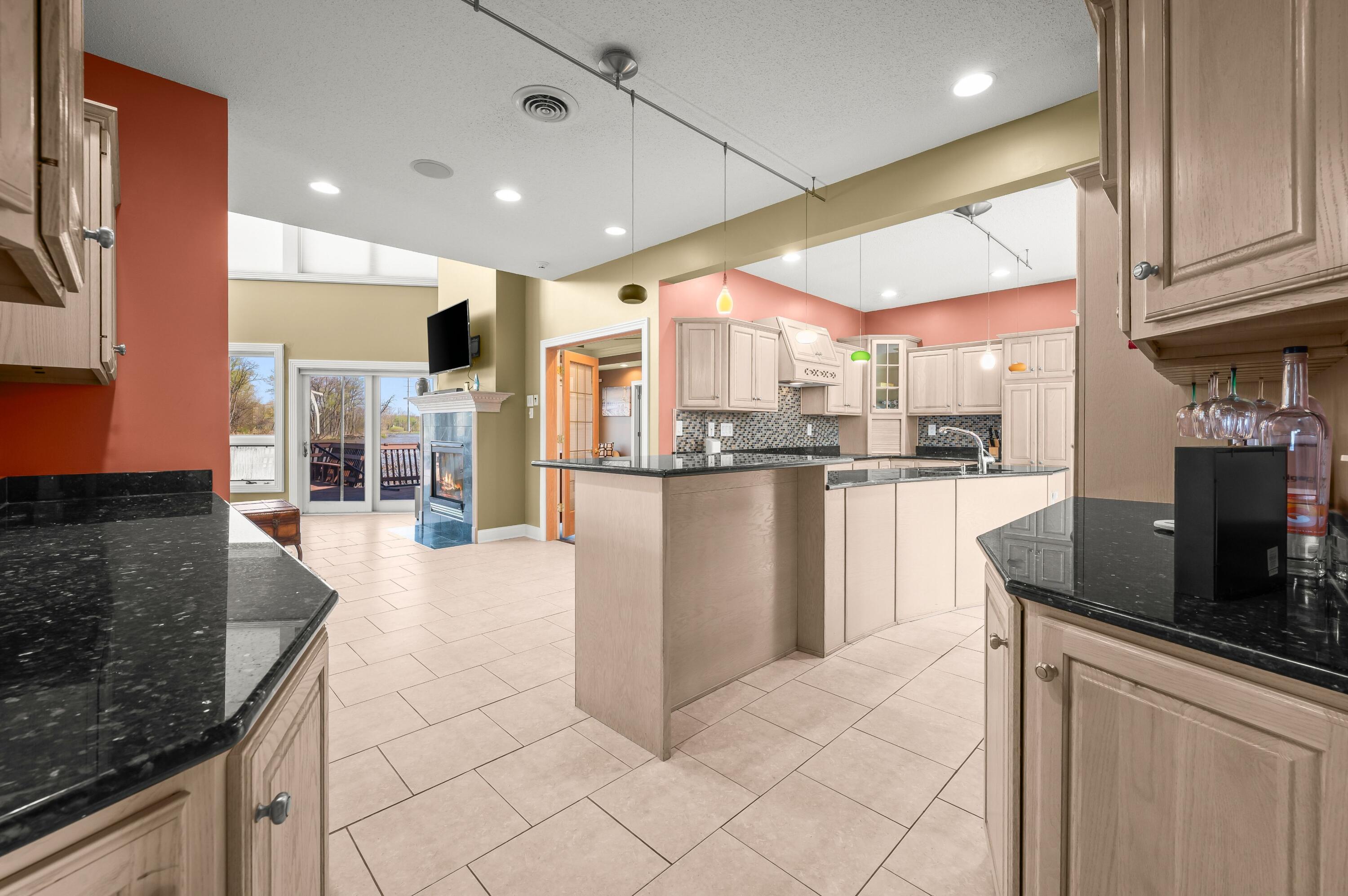2349 Riverside Pointe Drive St. Joseph, MI 49085 - Photo 12 of 74 12DSC_7402