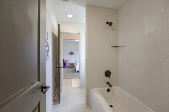 $899,950 | 5154 Northwest 47 Terrace, Riverside, MO 64150