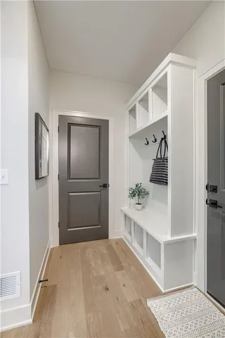 $899,950 | 5154 Northwest 47 Terrace, Riverside, MO 64150