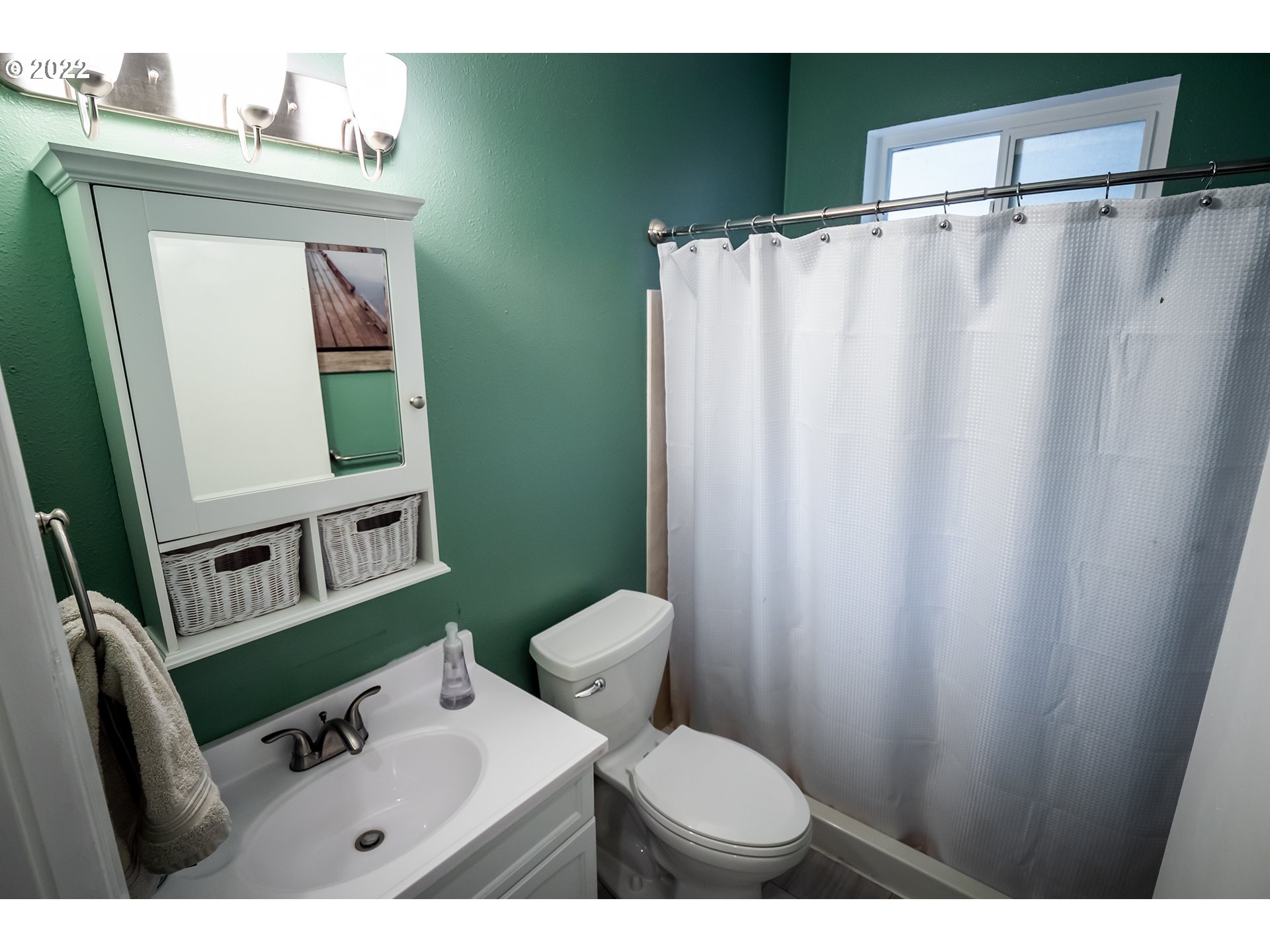 24514 Butler Road Junction City, OR 97448 - Photo 18 of 32 Bathroom