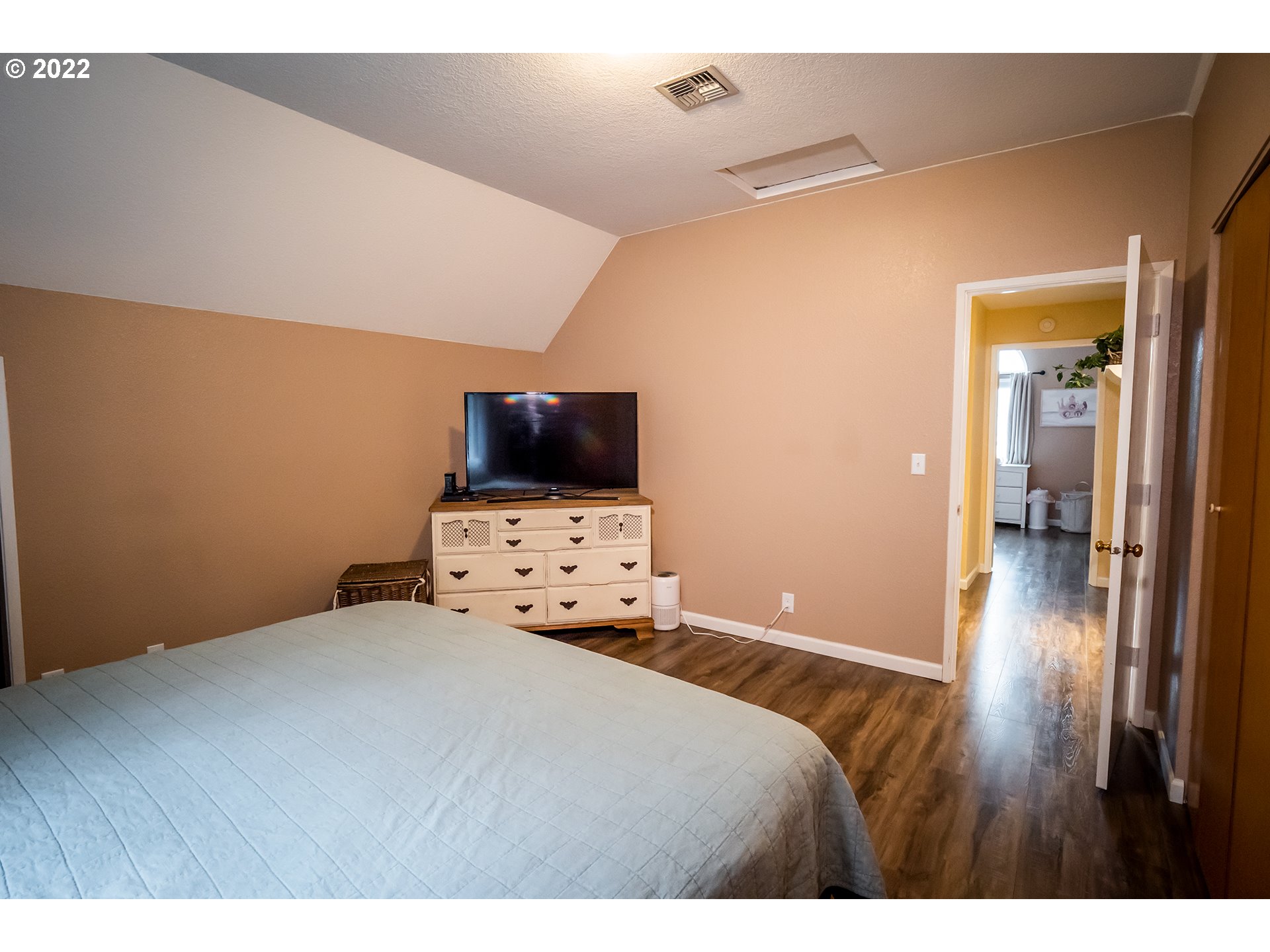 24514 Butler Road Junction City, OR 97448 - Photo 21 of 32 Bedroom, Primary