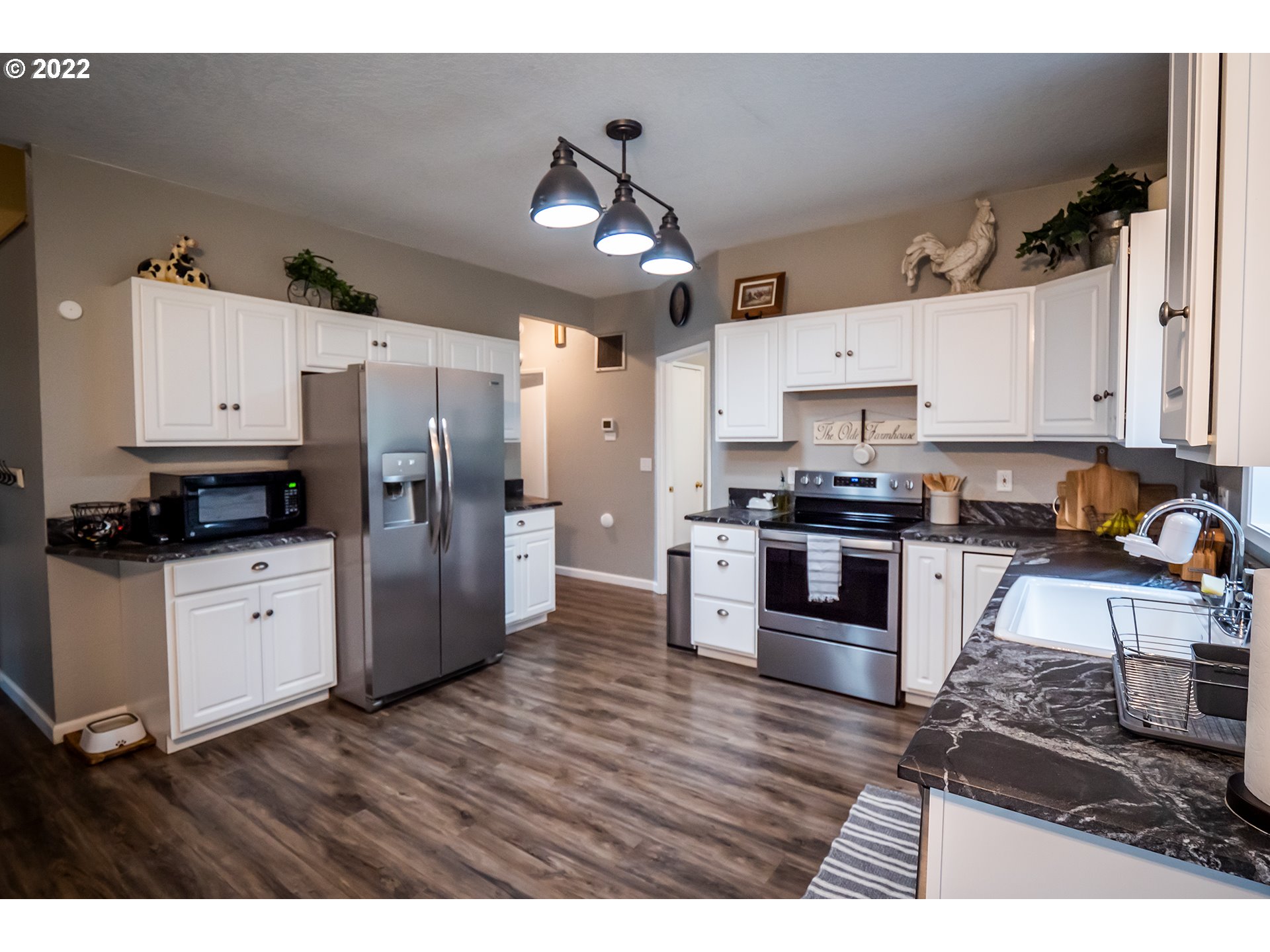 24514 Butler Road Junction City, OR 97448 - Photo 7 of 32 Kitchen