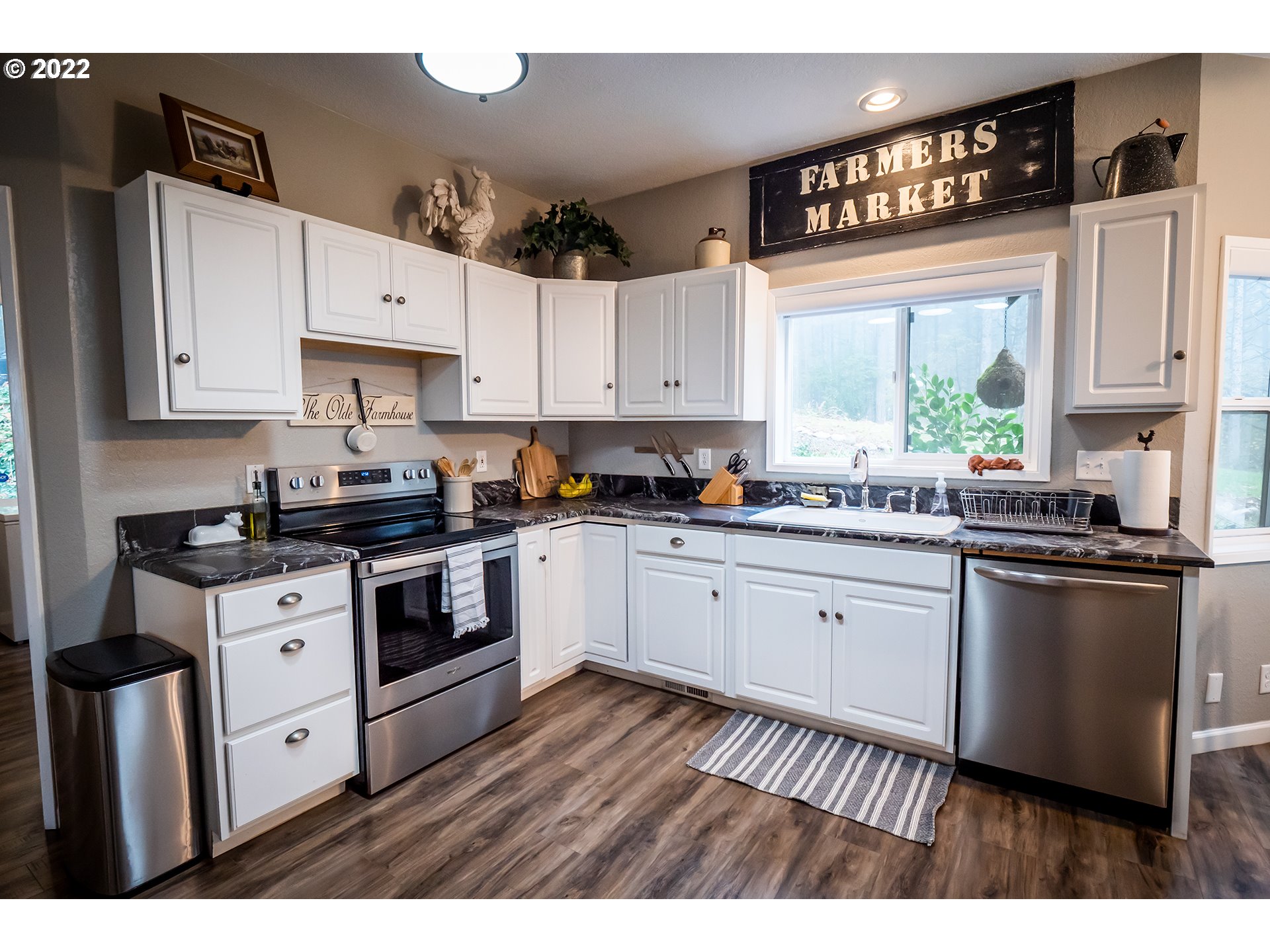 24514 Butler Road Junction City, OR 97448 - Photo 8 of 32 Kitchen