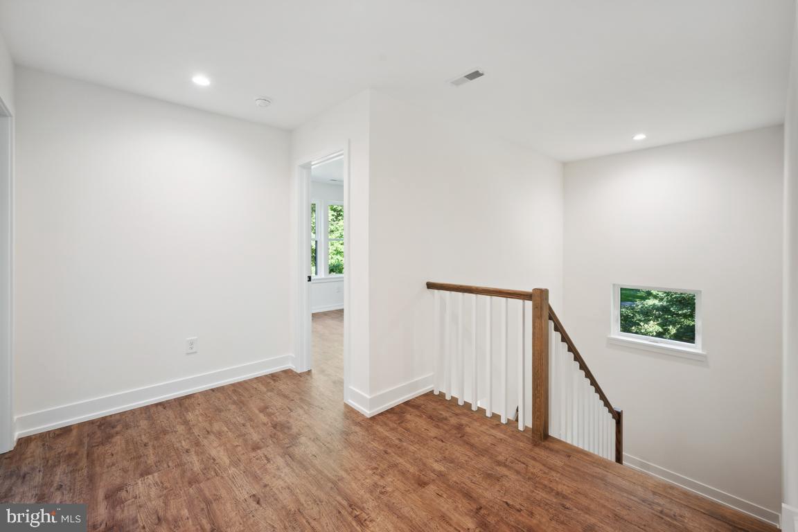 44 Washington Way Tabernacle, NJ 08088 - Photo 21 of 31 Second floor foyer