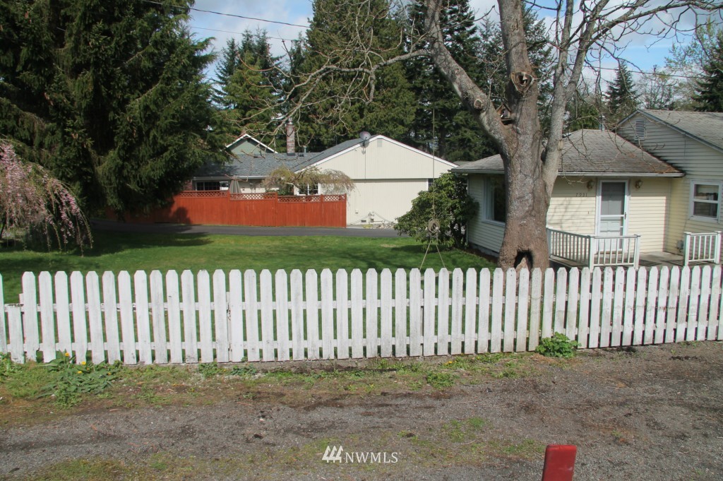 7931 Upper Ridge Road Everett, WA 98203 - Photo 2 of 13