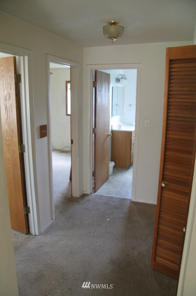 7931 Upper Ridge Road Everett, WA 98203 - Photo 9 of 13