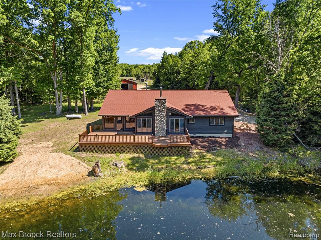892 Barnes Lake Road Columbiaville, MI 48421 - Photo 4 of 85