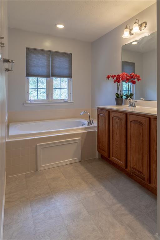 239 Maple Ridge Drive Canonsburg, PA 15317 - Photo 17 of 22 Master Bath