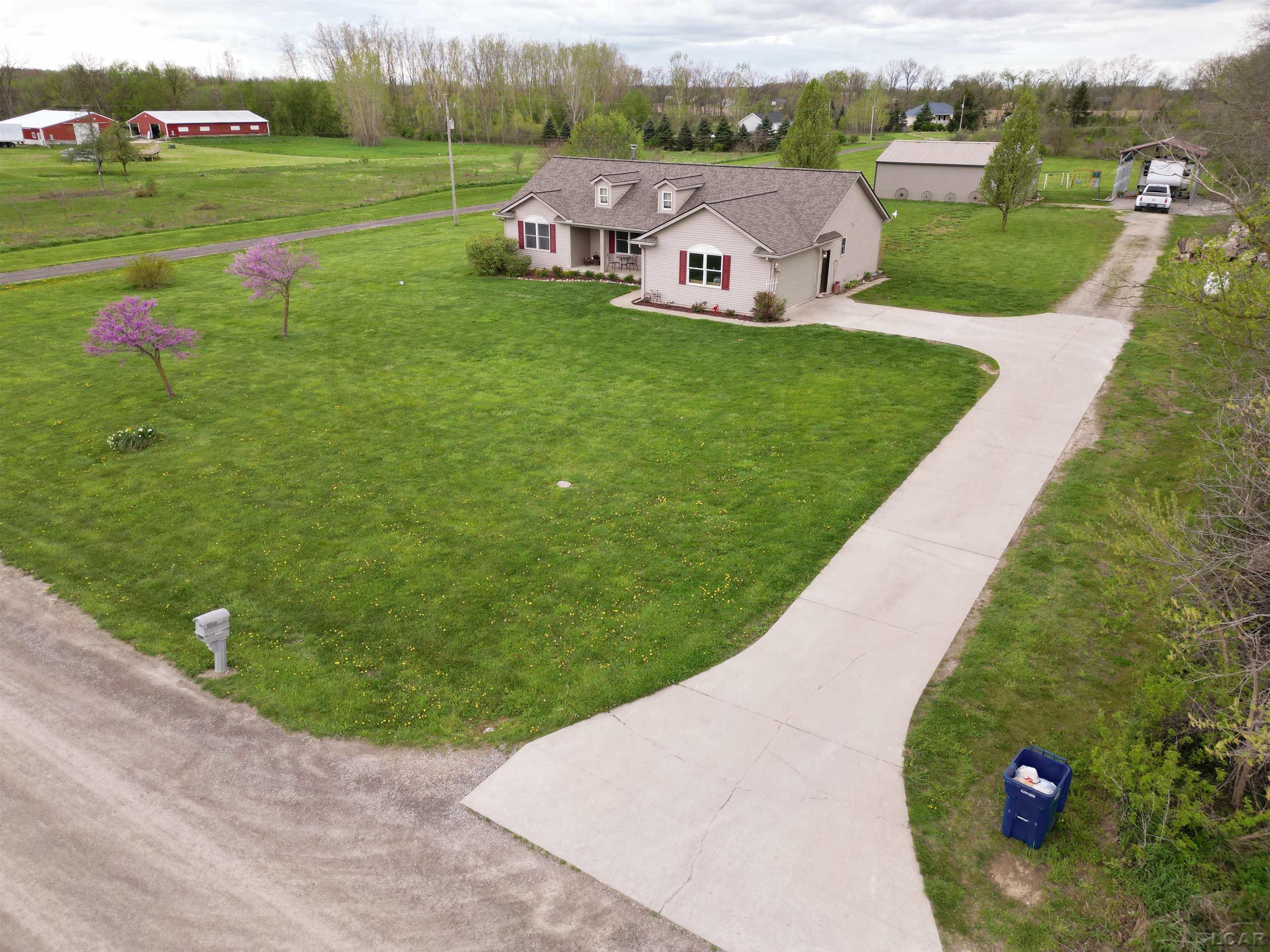 9230 Bramble Road Tecumseh, MI 49286 - Photo 2 of 15 50142121-fb7cdff1-e849-45e2-899f-526e834e428b.JPG