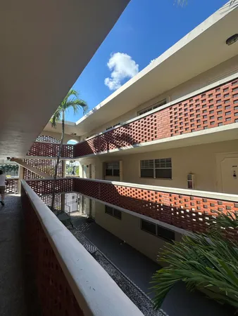 $1,800 | 2301 Northeast 14th Street Causeway, Unit 206E, Pompano Beach, FL 33062