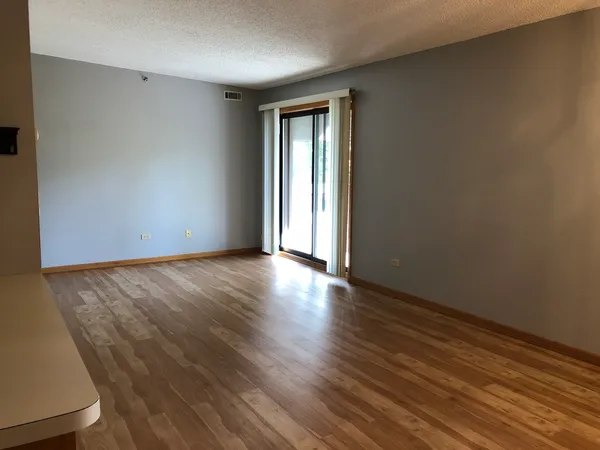 $1,800 | 1113 East Division Street, Unit 3C, Lockport, IL 60441