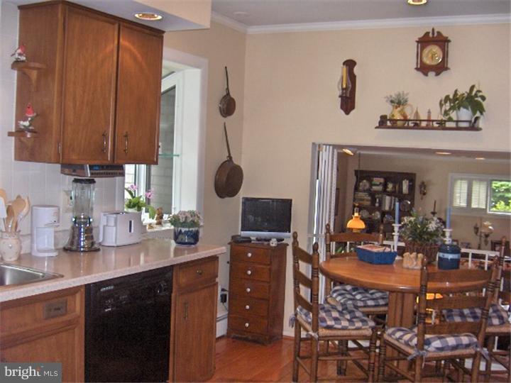 403 Graystone Road Ambler, PA 19002 - Photo 5 of 15 Kitchen