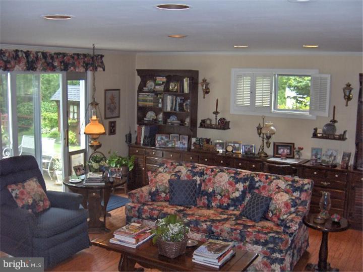 403 Graystone Road Ambler, PA 19002 - Photo 8 of 15 Family Room