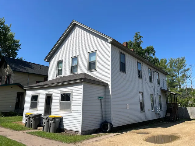 $325,000 | 1040 7th Avenue, Baldwin, WI 54002