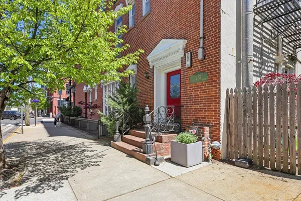 $695,000 | 213 14th Street, Unit 2E, Hoboken, NJ 07030