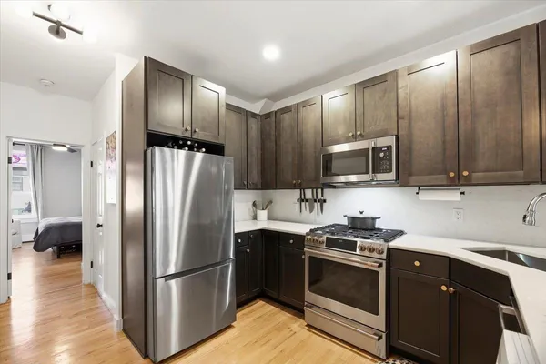 $695,000 | 213 14th Street, Unit 2E, Hoboken, NJ 07030
