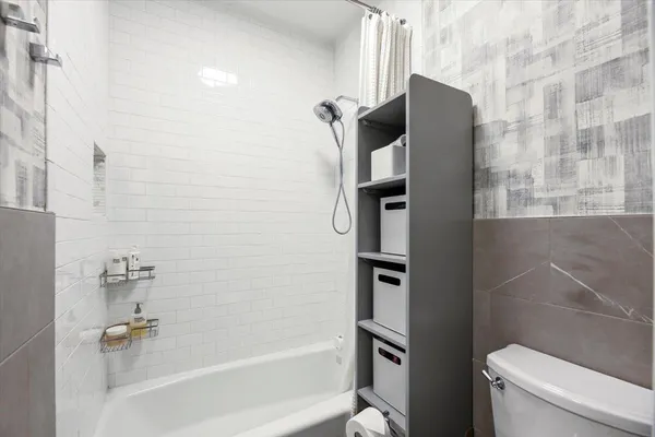 $695,000 | 213 14th Street, Unit 2E, Hoboken, NJ 07030