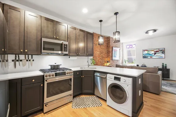 $695,000 | 213 14th Street, Unit 2E, Hoboken, NJ 07030
