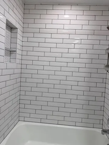 $1,525 | 717 Strom Drive, Unit 1A, West Dundee, IL 60118