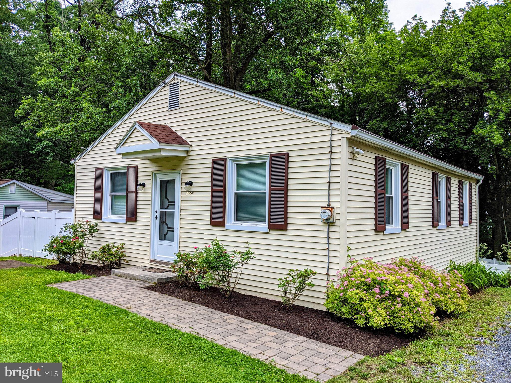 275 Ridge Avenue Ephrata, PA 17522 - Photo 2 of 25 Front of Home