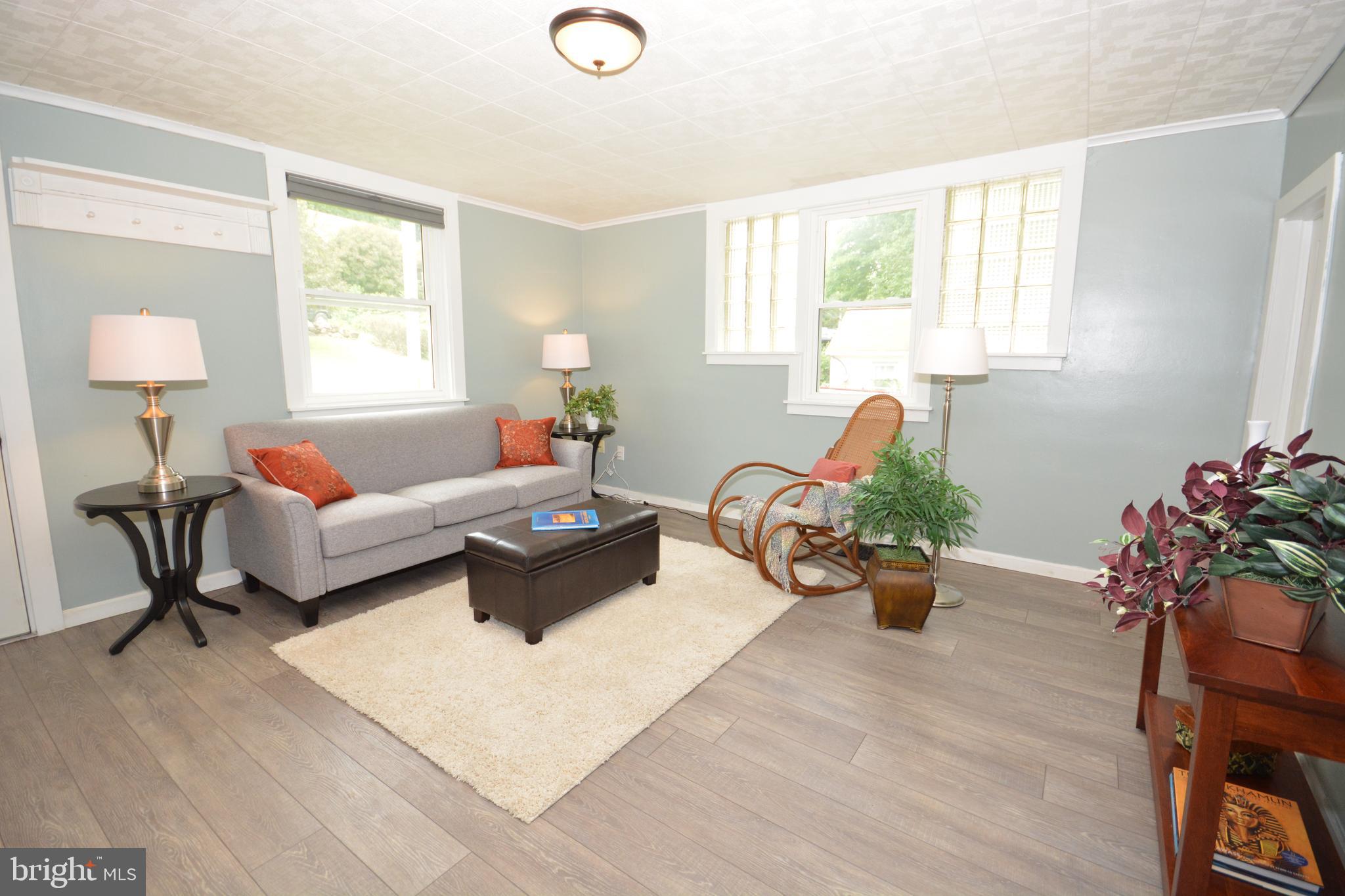 275 Ridge Avenue Ephrata, PA 17522 - Photo 3 of 25 Living Room