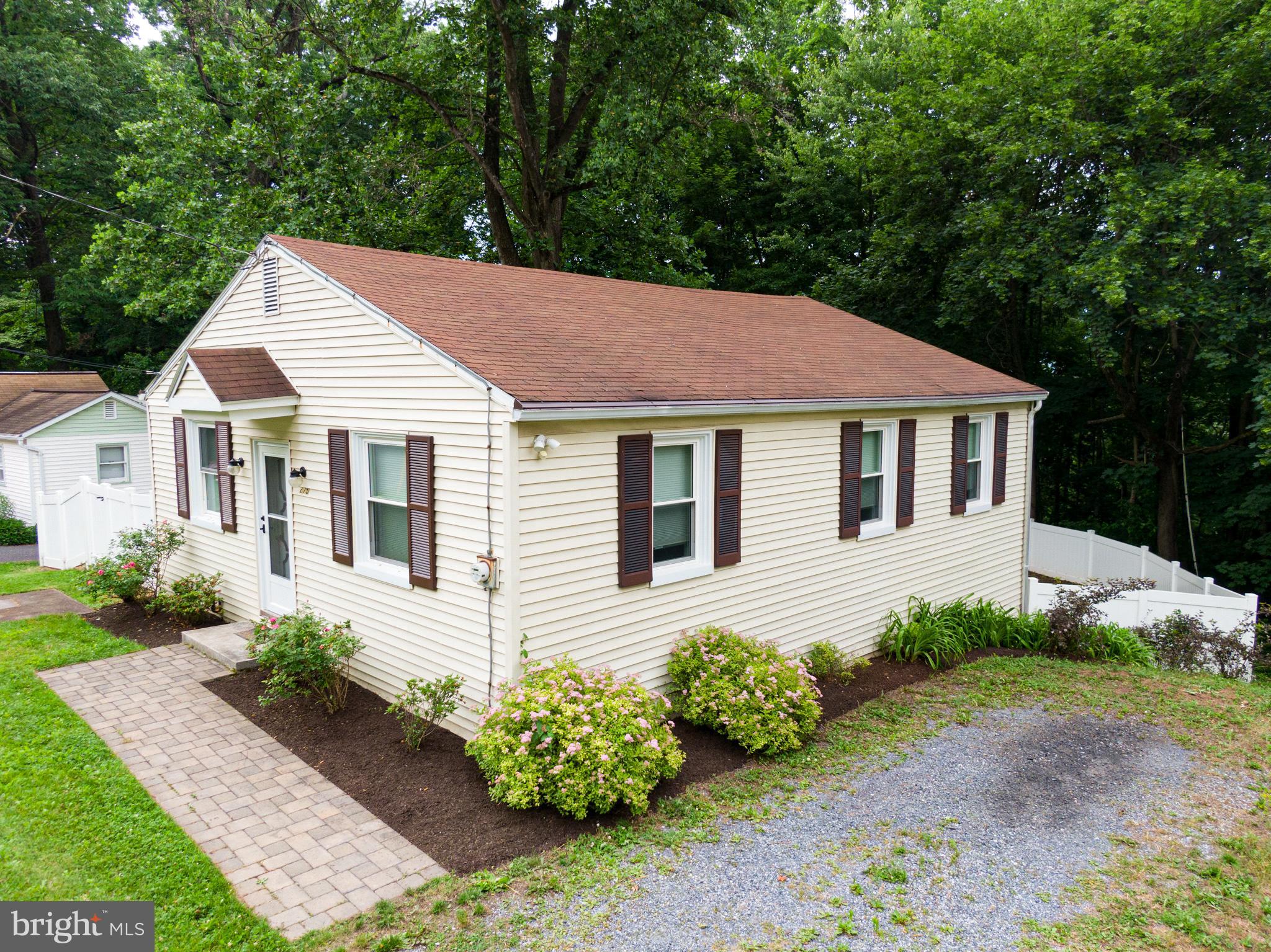 275 Ridge Avenue Ephrata, PA 17522 - Photo 25 of 25 Side of Home
