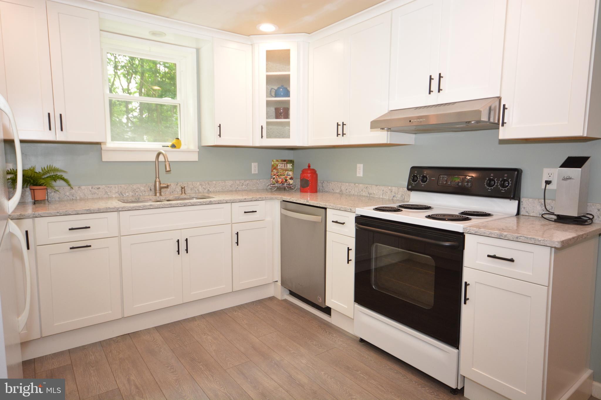 275 Ridge Avenue Ephrata, PA 17522 - Photo 4 of 25 Kitchen