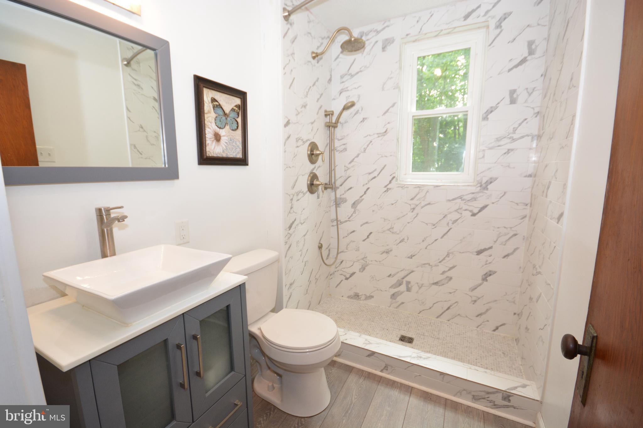 275 Ridge Avenue Ephrata, PA 17522 - Photo 5 of 25 Full Bath