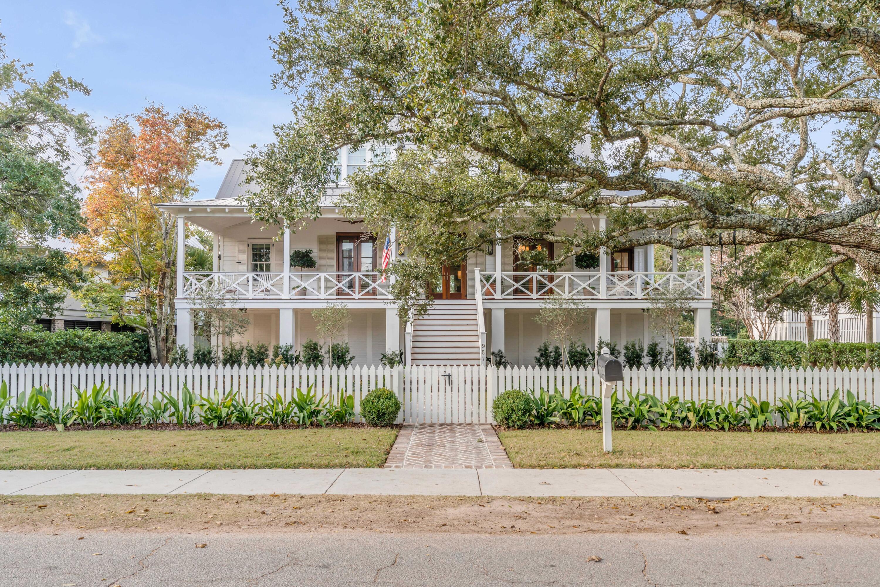 957 Pitt Street Mount Pleasant, SC 29464 - Photo 43 of 53 957PittStreet_NickCannPhoto_-66